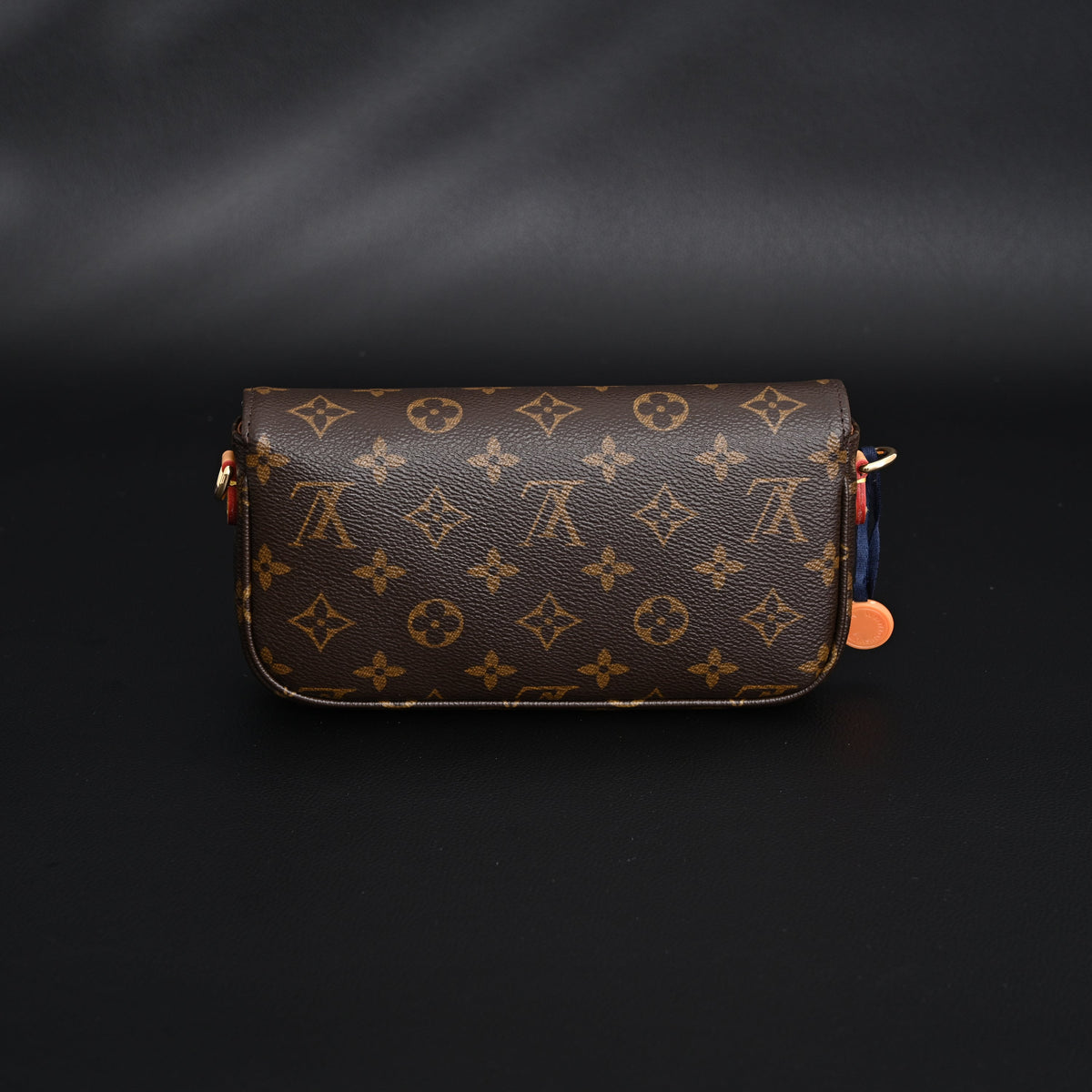 Louis Vuitton Félicie Pochette Monogram Canvas Chain Wallet product image 2, provided for visual reference and product