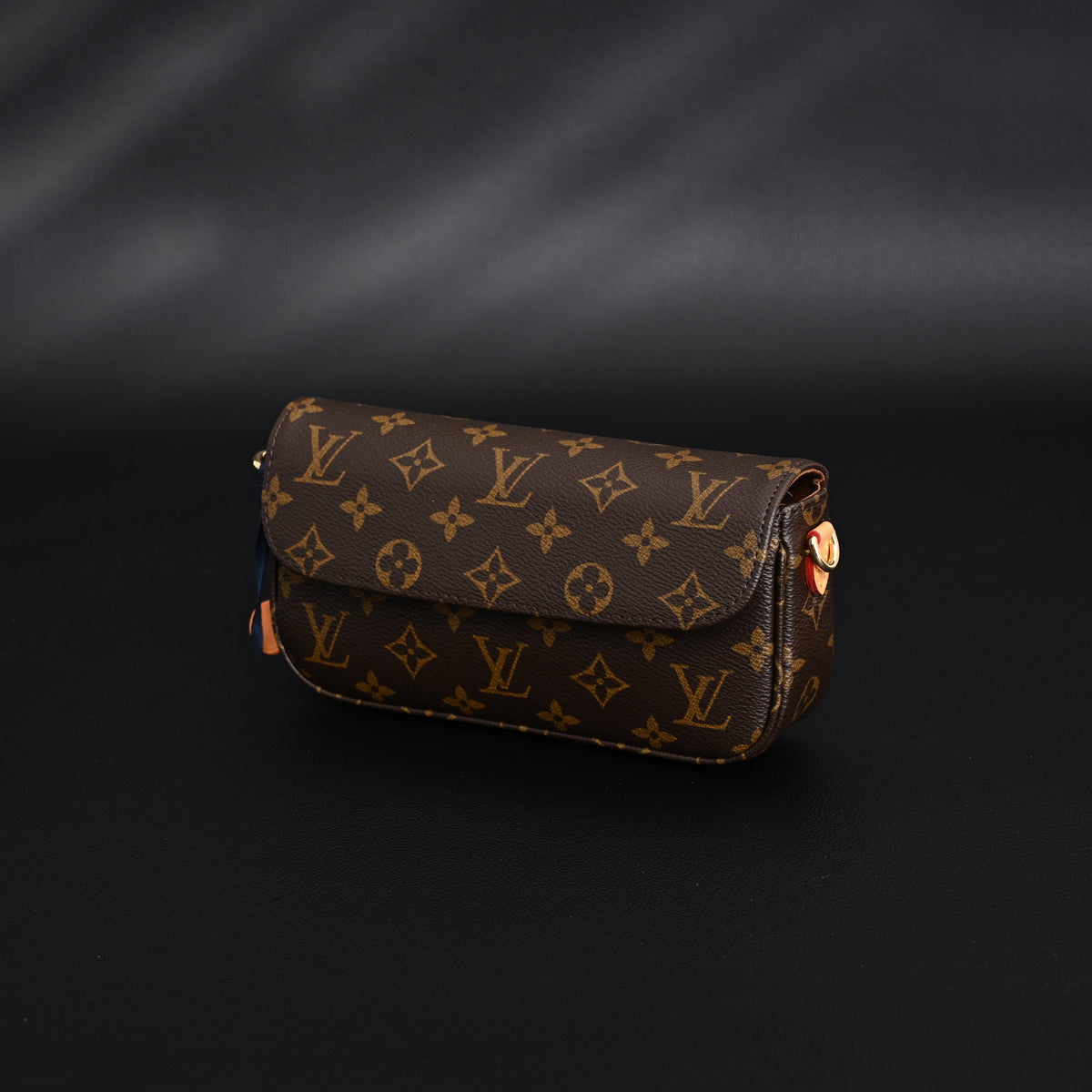 Louis Vuitton Félicie Pochette Monogram Canvas Chain Wallet product image 3, provided for visual reference and product