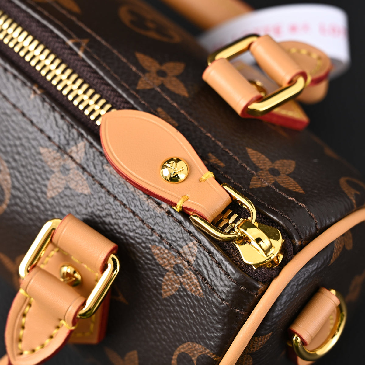 Louis Vuitton Speedy 25 Monogram Canvas Handbag product image 5, provided for visual reference and product detail review