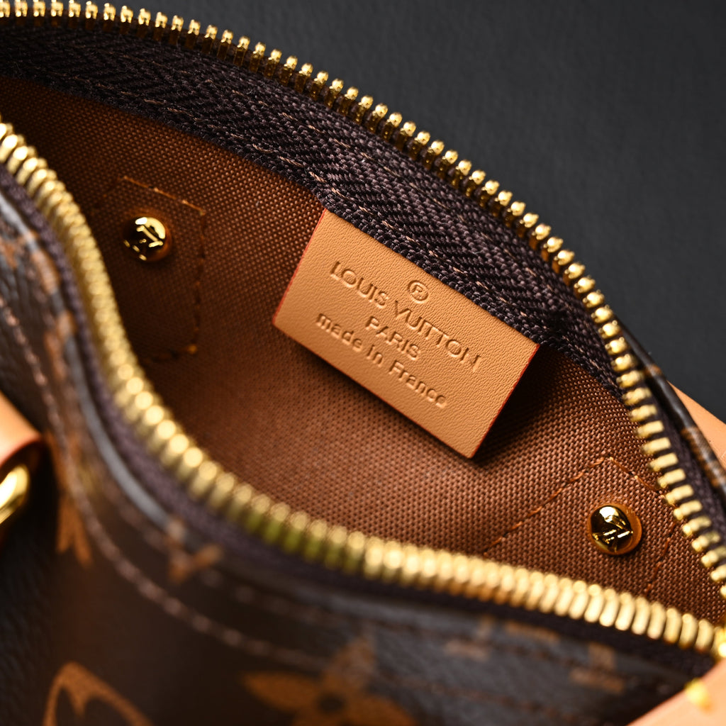 Louis Vuitton Speedy 25 Monogram Canvas Handbag product image 14, provided for visual reference and product detail review