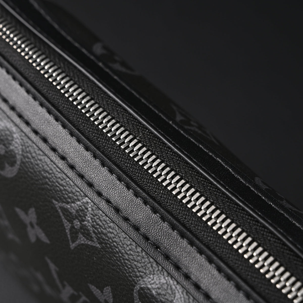 Louis Vuitton Discovery Pochette MM – Monogram Eclipse product image 8, provided for visual reference and product detail
