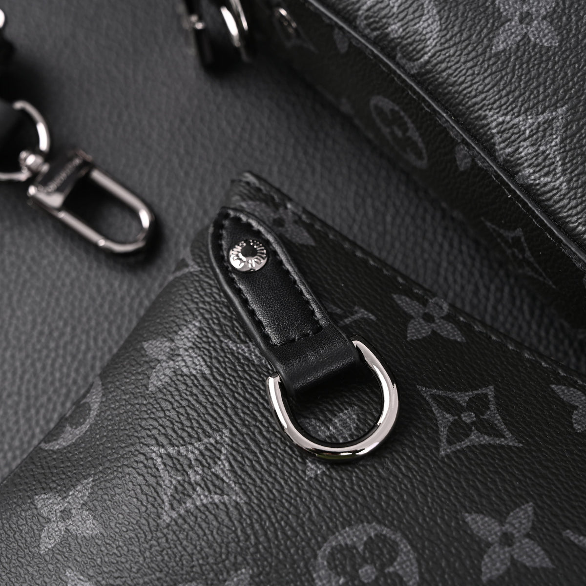 Louis Vuitton Discovery Pochette MM – Monogram Eclipse product image 17, provided for visual reference and product detail