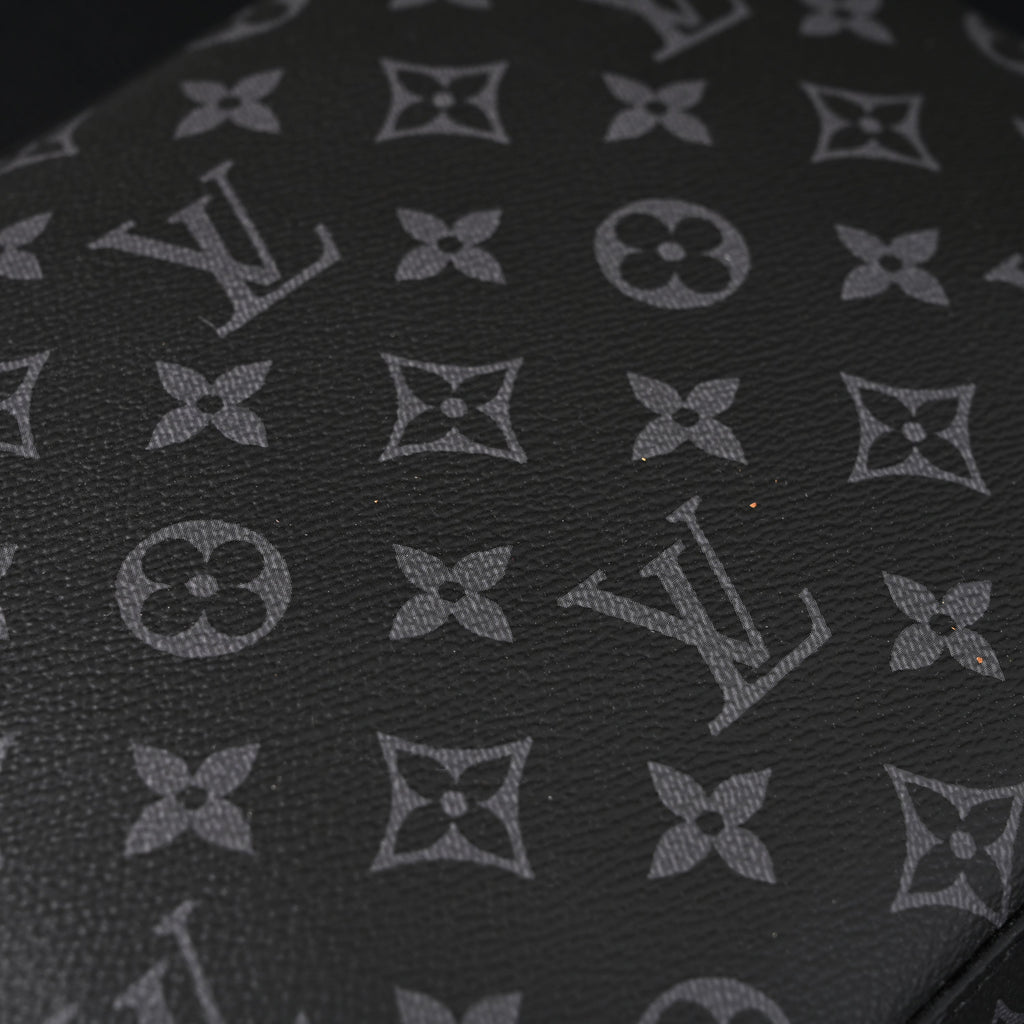 Louis Vuitton Discovery Pochette MM – Monogram Eclipse product image 2, provided for visual reference and product detail