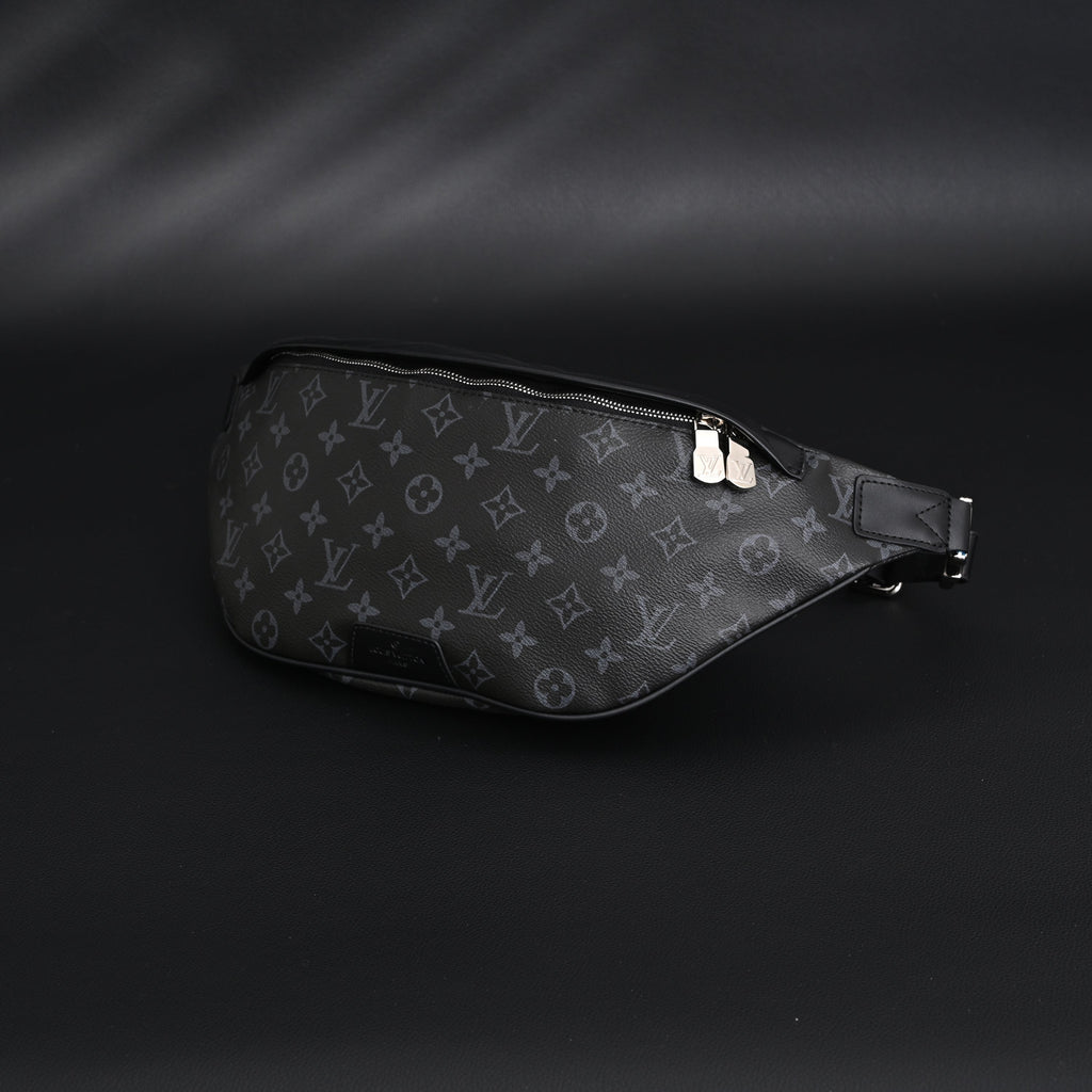 Louis Vuitton Discovery Bumbag – Monogram Eclipse product image 1, provided for visual reference and product detail review