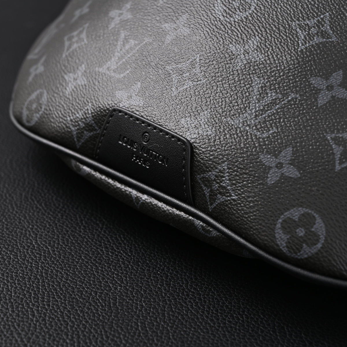 Louis Vuitton Discovery Bumbag – Monogram Eclipse product image 2, provided for visual reference and product detail review