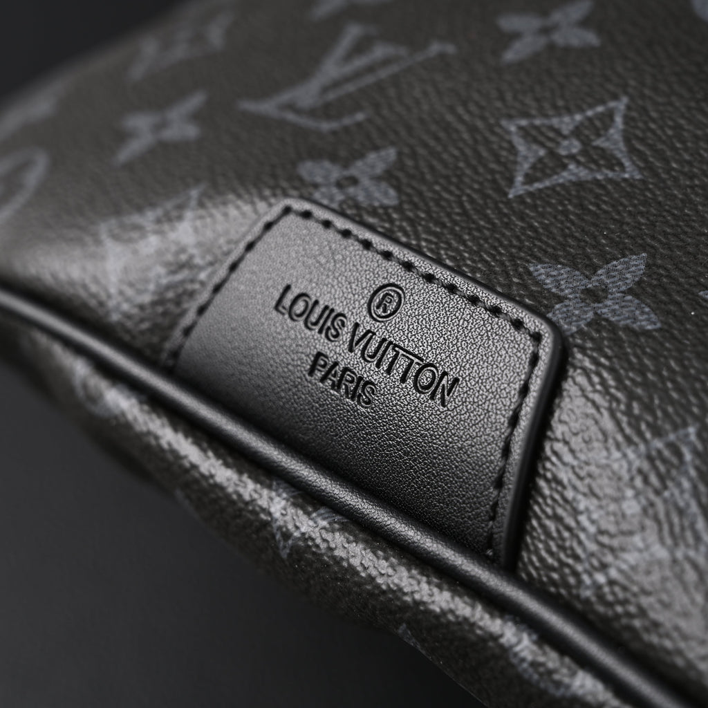 Louis Vuitton Discovery Bumbag – Monogram Eclipse product image 4, provided for visual reference and product detail review