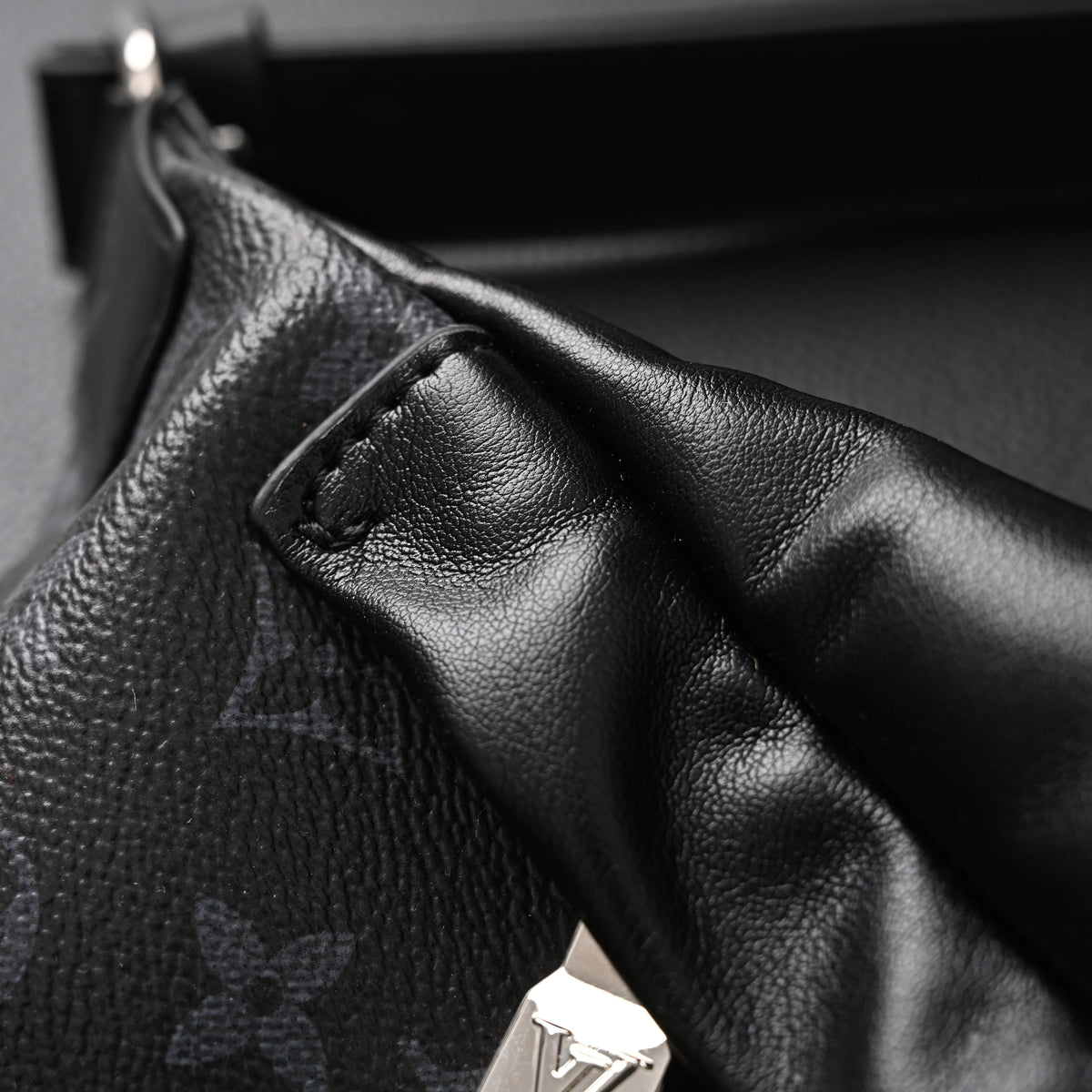 Louis Vuitton Discovery Bumbag – Monogram Eclipse product image 17, provided for visual reference and product detail review