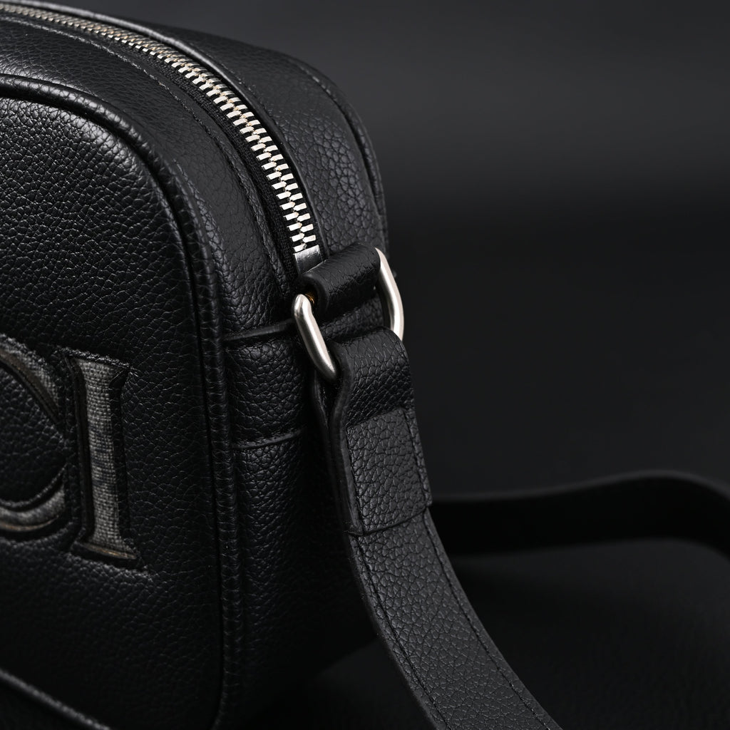 Gucci Black Leather Embossed Logo Belt Bag product image 9, provided for visual reference and product detail review
