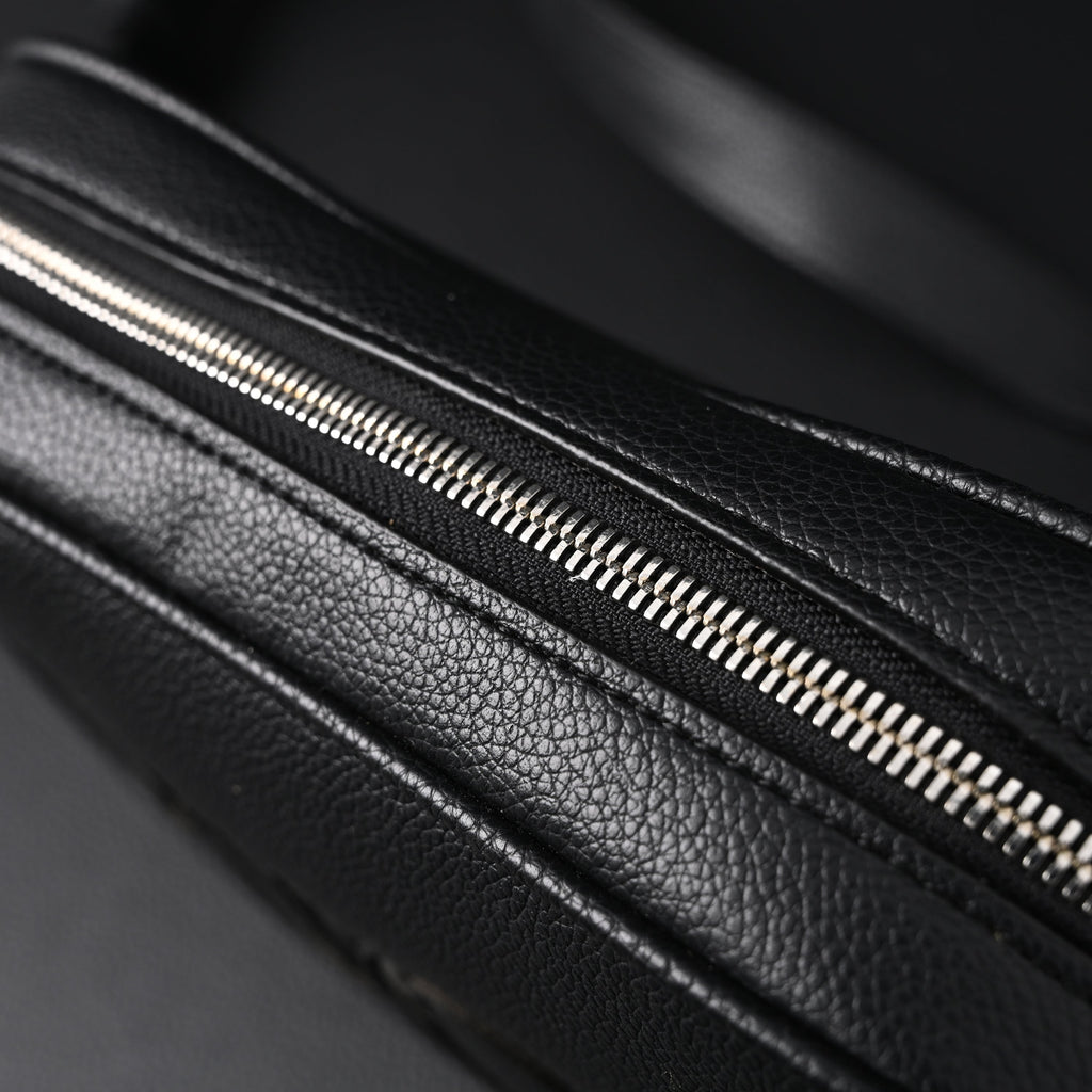 Gucci Black Leather Embossed Logo Belt Bag product image 16, provided for visual reference and product detail review