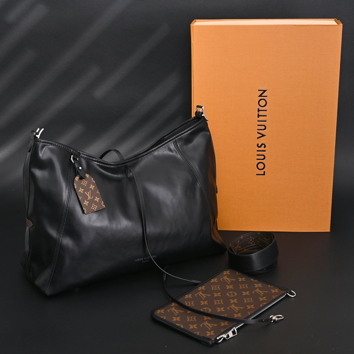 Louis Vuitton Graceful MM Black Monogram Hobo Bag product image 1, provided for visual reference and product detail review