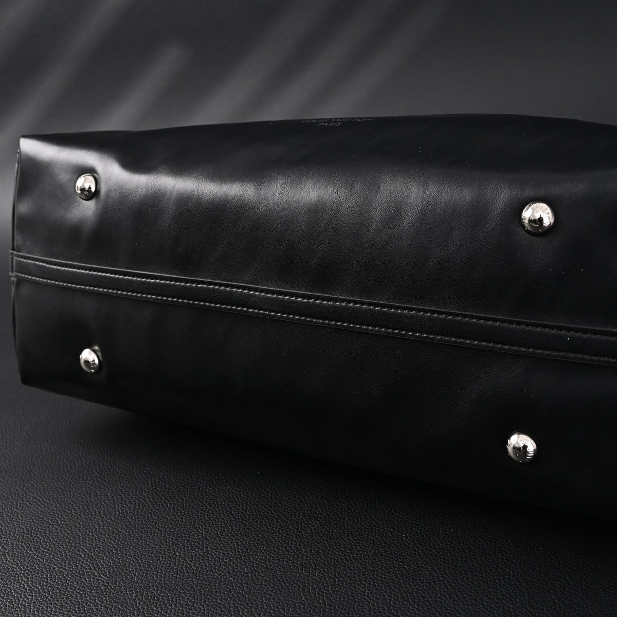 Louis Vuitton Black Mahina Leather Hobo Shoulder Bag product image 15, provided for visual reference and product detail
