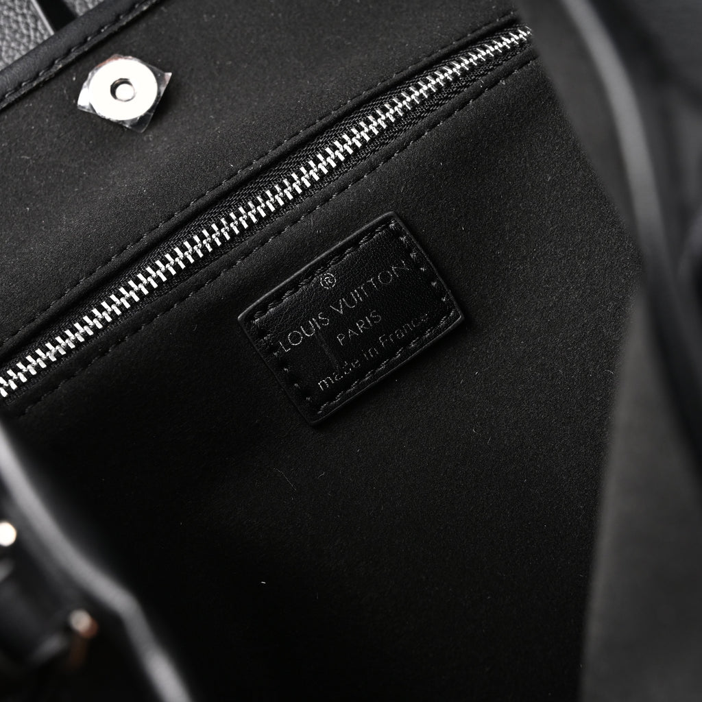 Louis Vuitton Black Mahina Leather Hobo Shoulder Bag product image 20, provided for visual reference and product detail