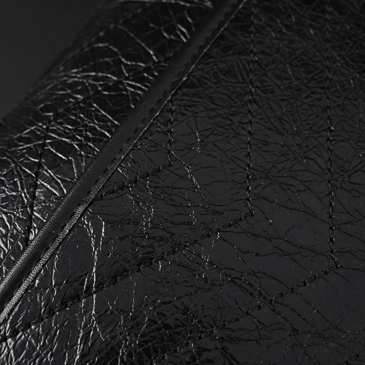 Saint Laurent Niki Medium Black Crinkled Leather Shoulder Bag product image 13, provided for visual reference and product