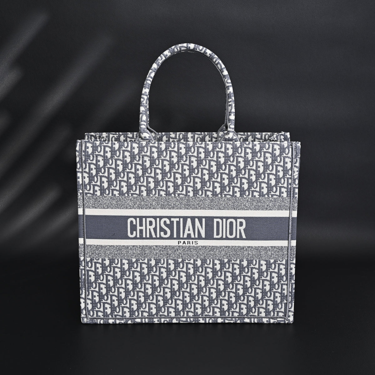 Christian Dior Large Book Tote – Grey Oblique Embroidery product image 1, provided for visual reference and product detail