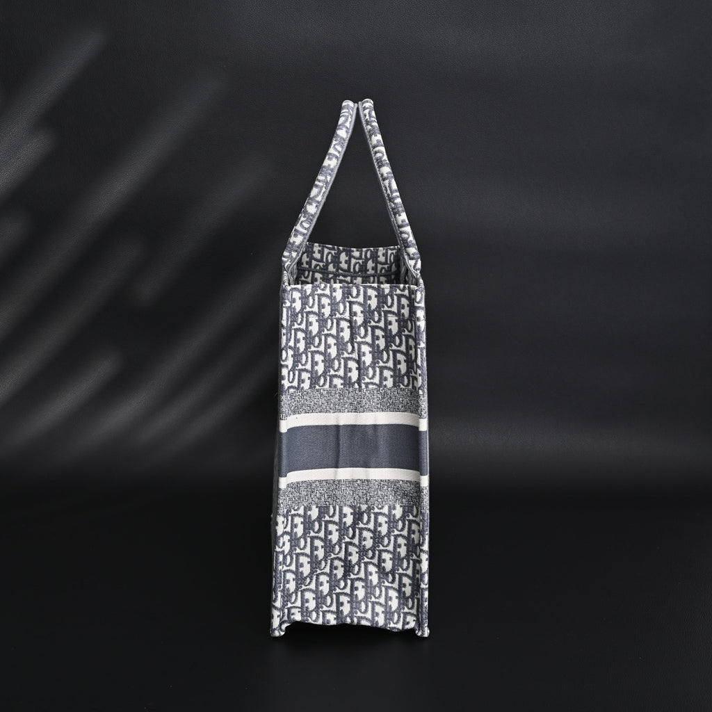 Christian Dior Large Book Tote – Grey Oblique Embroidery product image 16, provided for visual reference and product detail