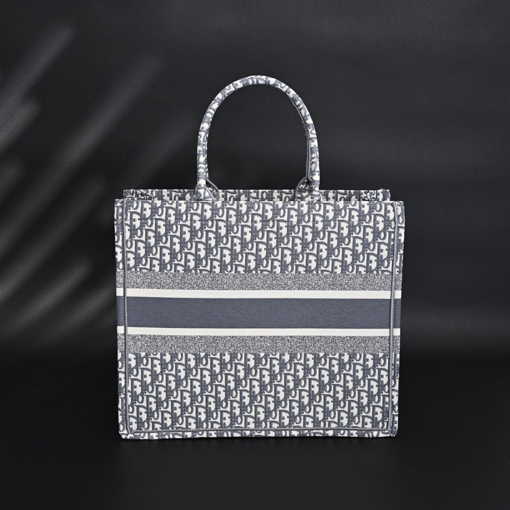 Christian Dior Large Book Tote – Grey Oblique Embroidery product image 2, provided for visual reference and product detail