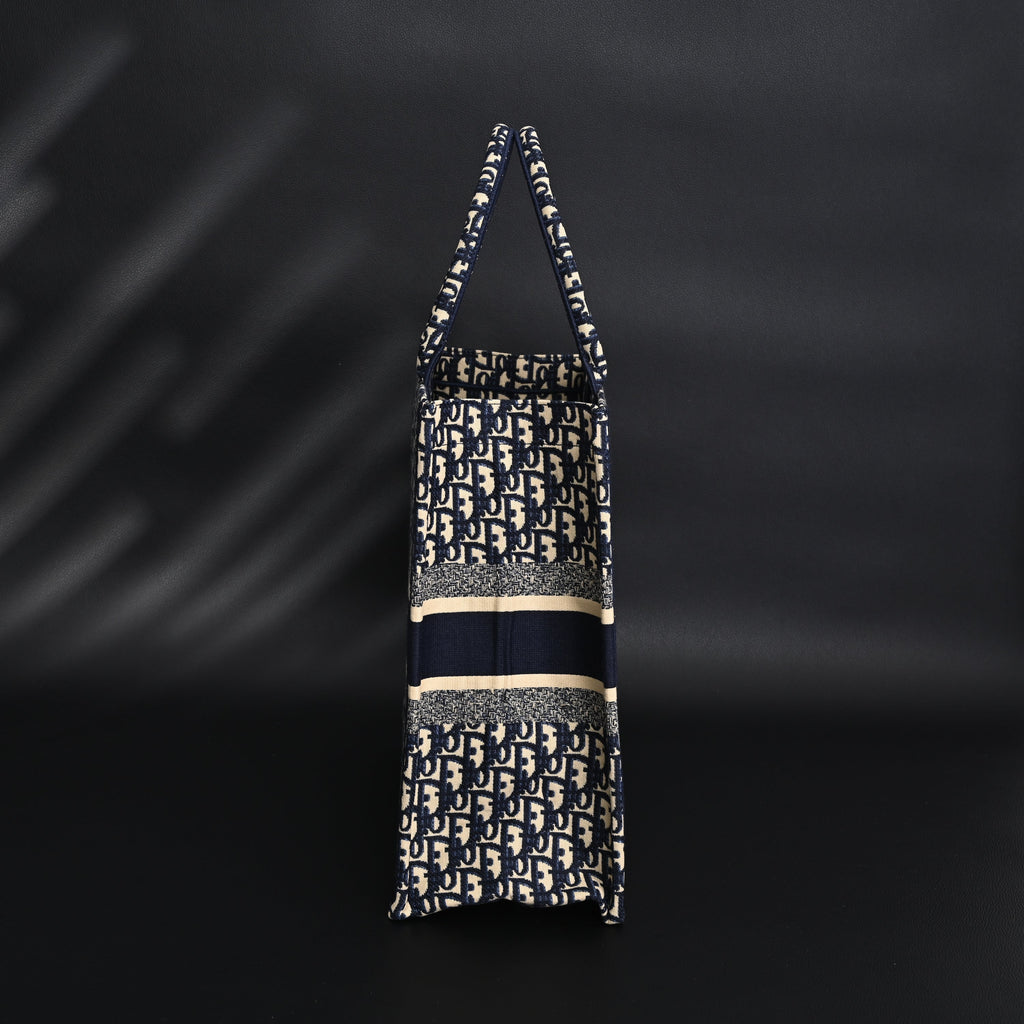 Christian Dior Large Book Tote – Blue Oblique Embroidery - Navy Blue product image 16, provided for visual reference and