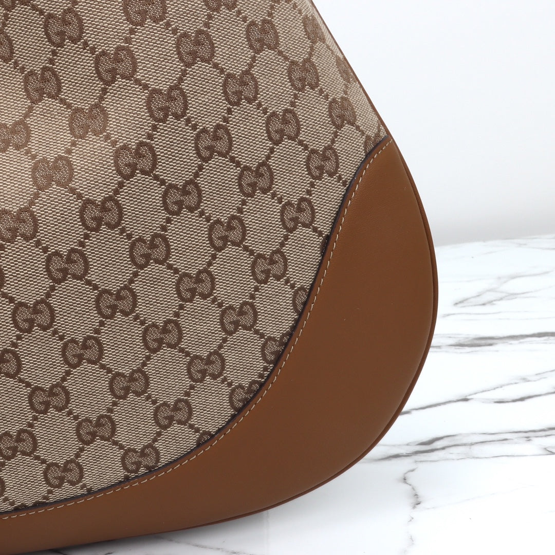 Gucci B Large Shoulder Bag product image 4, provided for visual reference and product detail review
