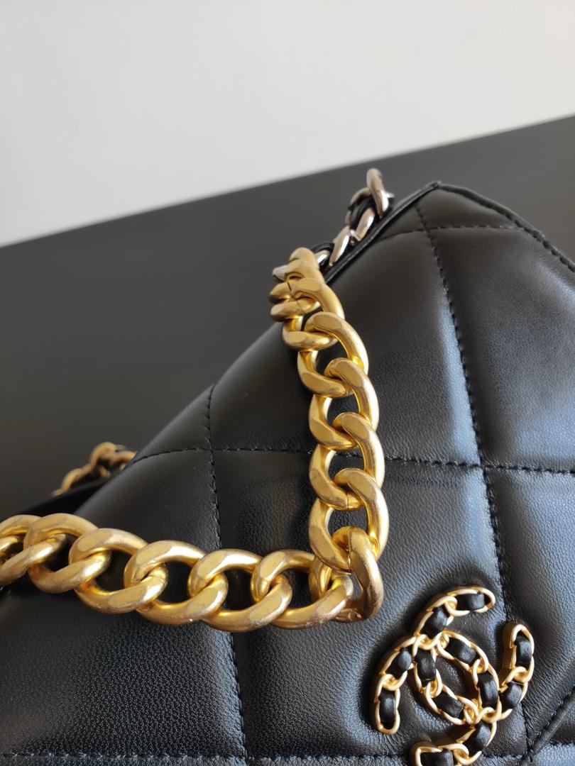 Chanel 19 Wallet On Chain WOC Bag product image 7, provided for visual reference and product detail review