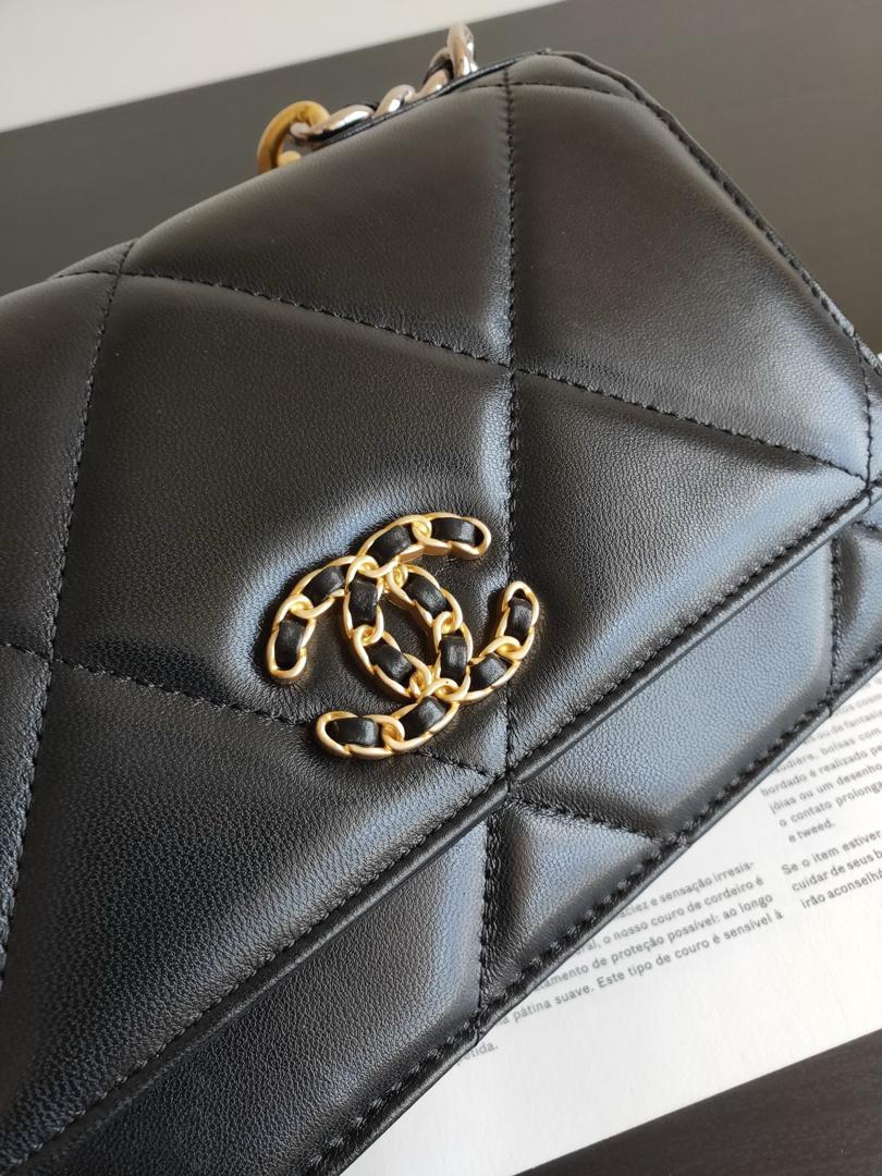 Chanel 19 Wallet On Chain WOC Bag product image 6, provided for visual reference and product detail review