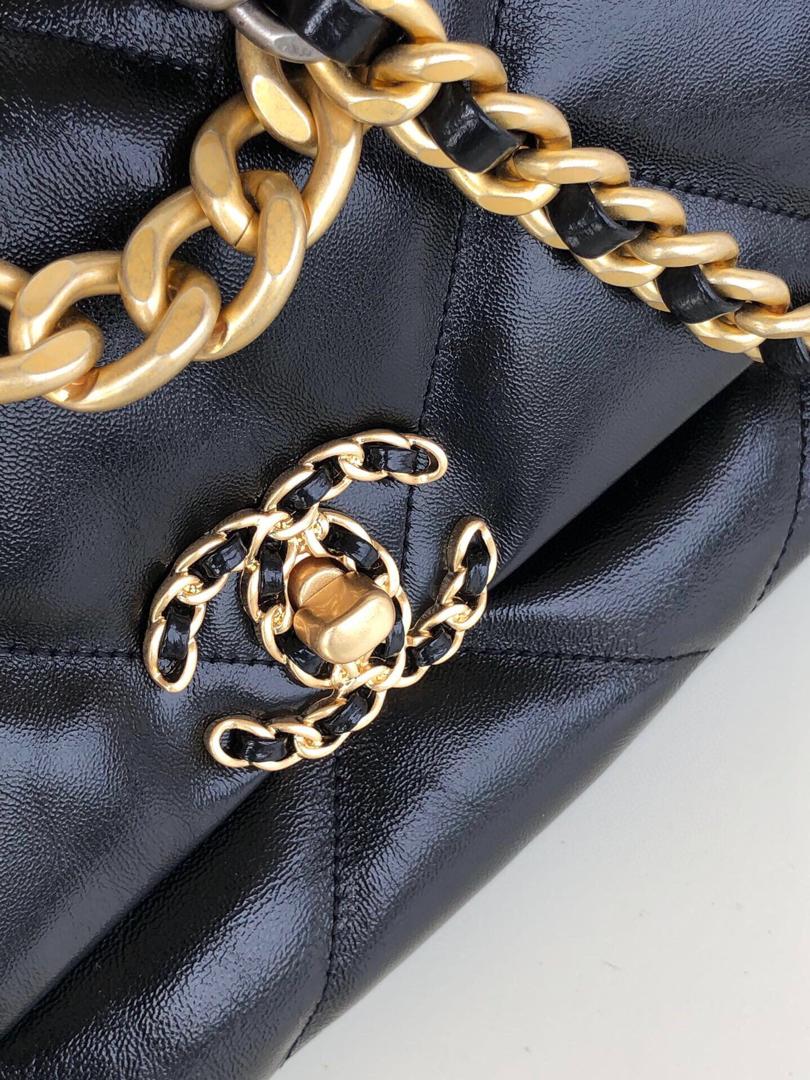 Chanel 19 Large Flap Bag Black product image 8, provided for visual reference and product detail review
