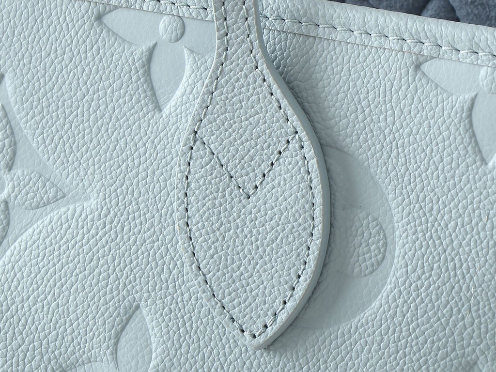 Louis Vuitton Neverfull MM Blue Hour Tote Bag product image 7, provided for visual reference and product detail review