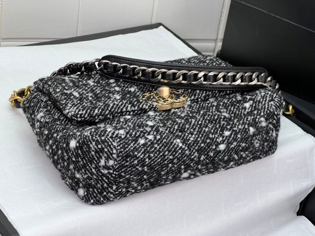 Chanel 19 Small Black and White Orea Tweed Handbag product image 5, provided for visual reference and product detail review