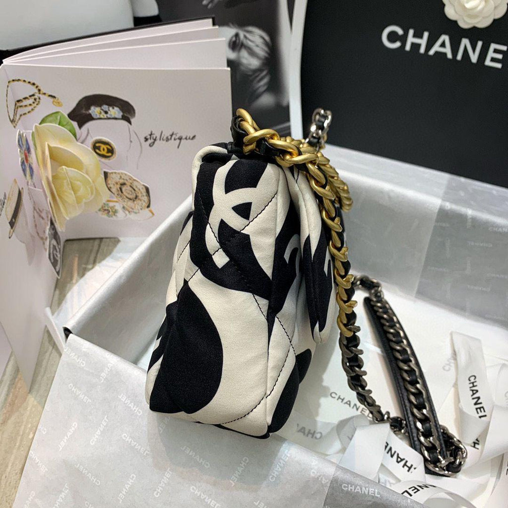 Chanel 19 Flap Bag Medium Black Ecru - Ecru and Black product image 8, provided for visual reference and product detail