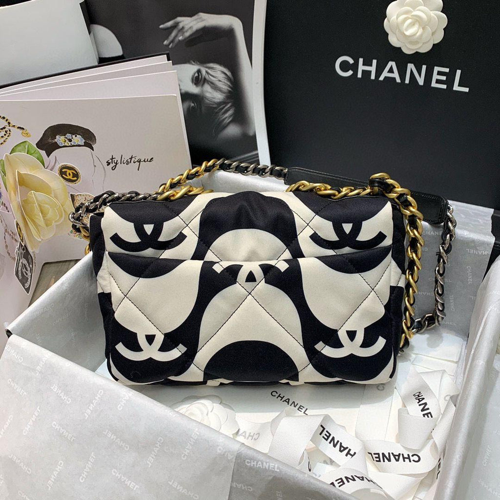 Chanel 19 Flap Bag Medium Black Ecru - Ecru and Black product image 9, provided for visual reference and product detail