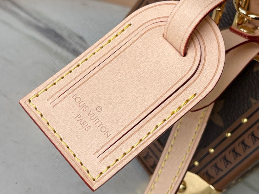 Louis Vuitton Monogram Box Bag product image 4, provided for visual reference and product detail review