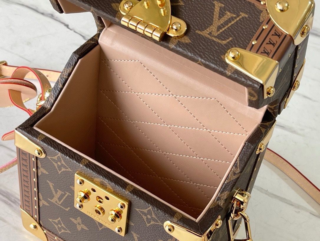 Louis Vuitton Monogram Box Bag product image 9, provided for visual reference and product detail review