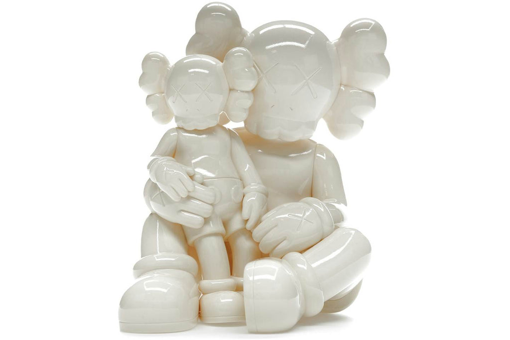 KAWS Holiday Changbai Mountain Vinyl Figure - Snowy White product image 1, provided for visual reference and product detail