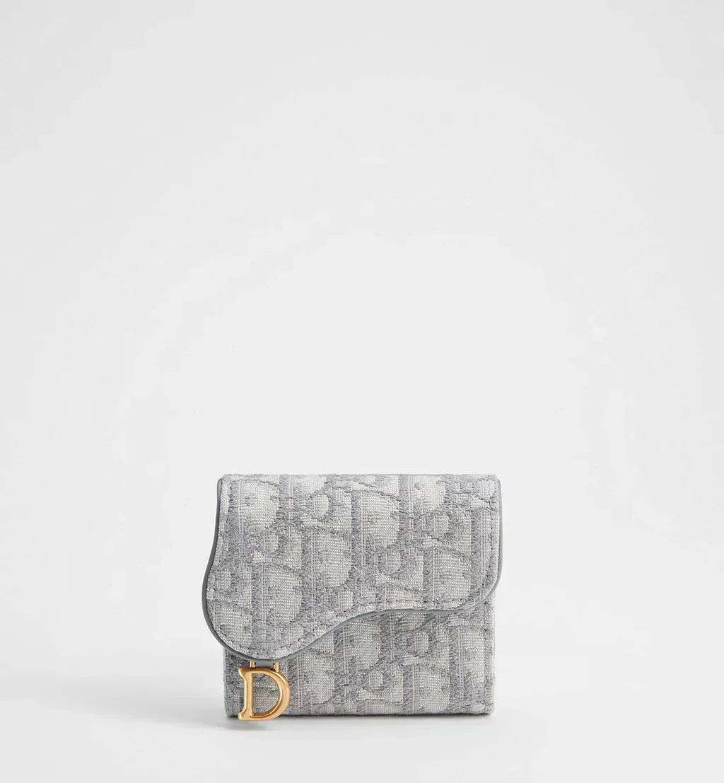 Dior Saddle Lotus Wallet product image 1, provided for visual reference and product detail review