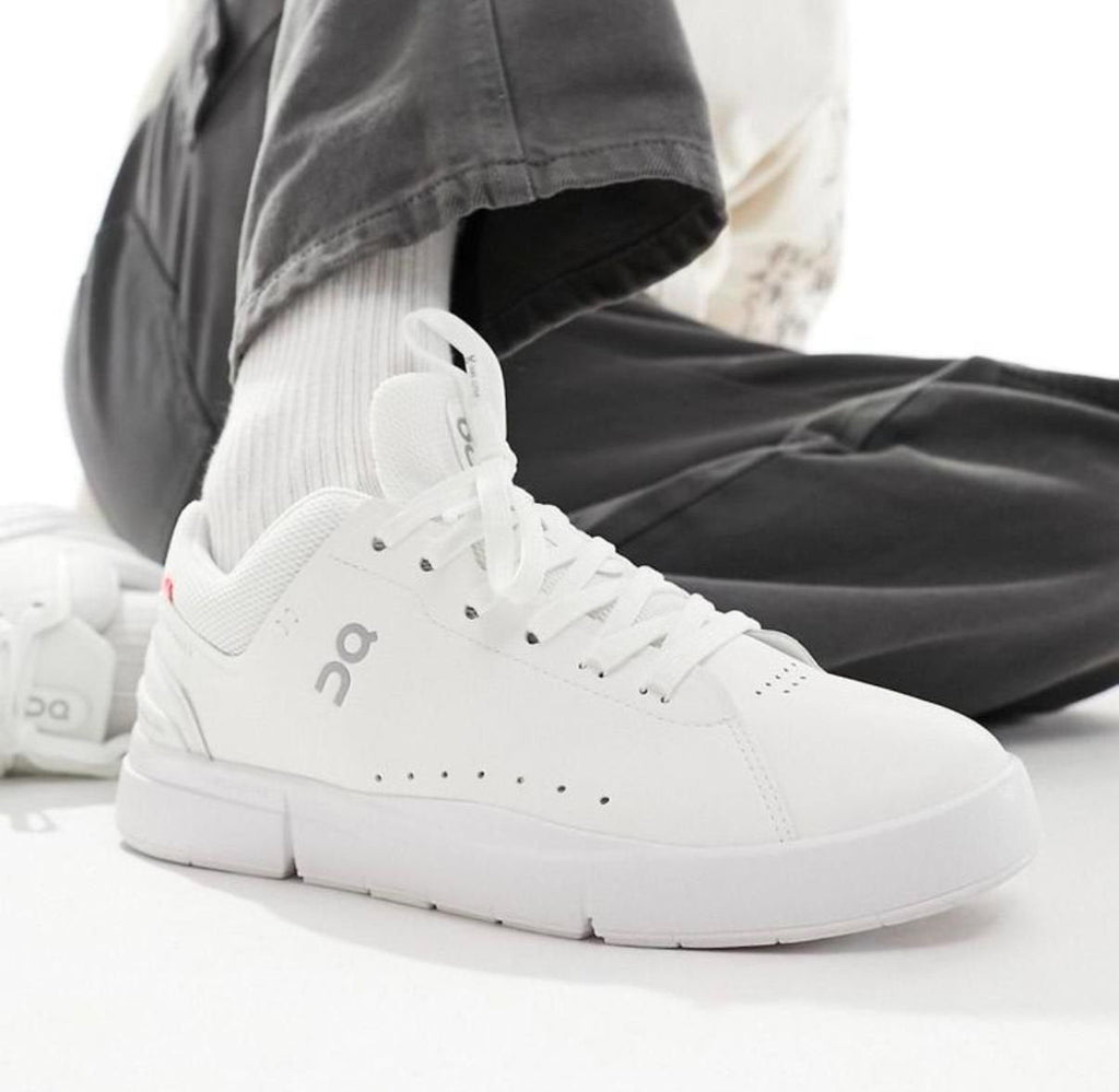 On The Roger Advantage White Lifestyle Sneakers product image 2, provided for visual reference and product detail review