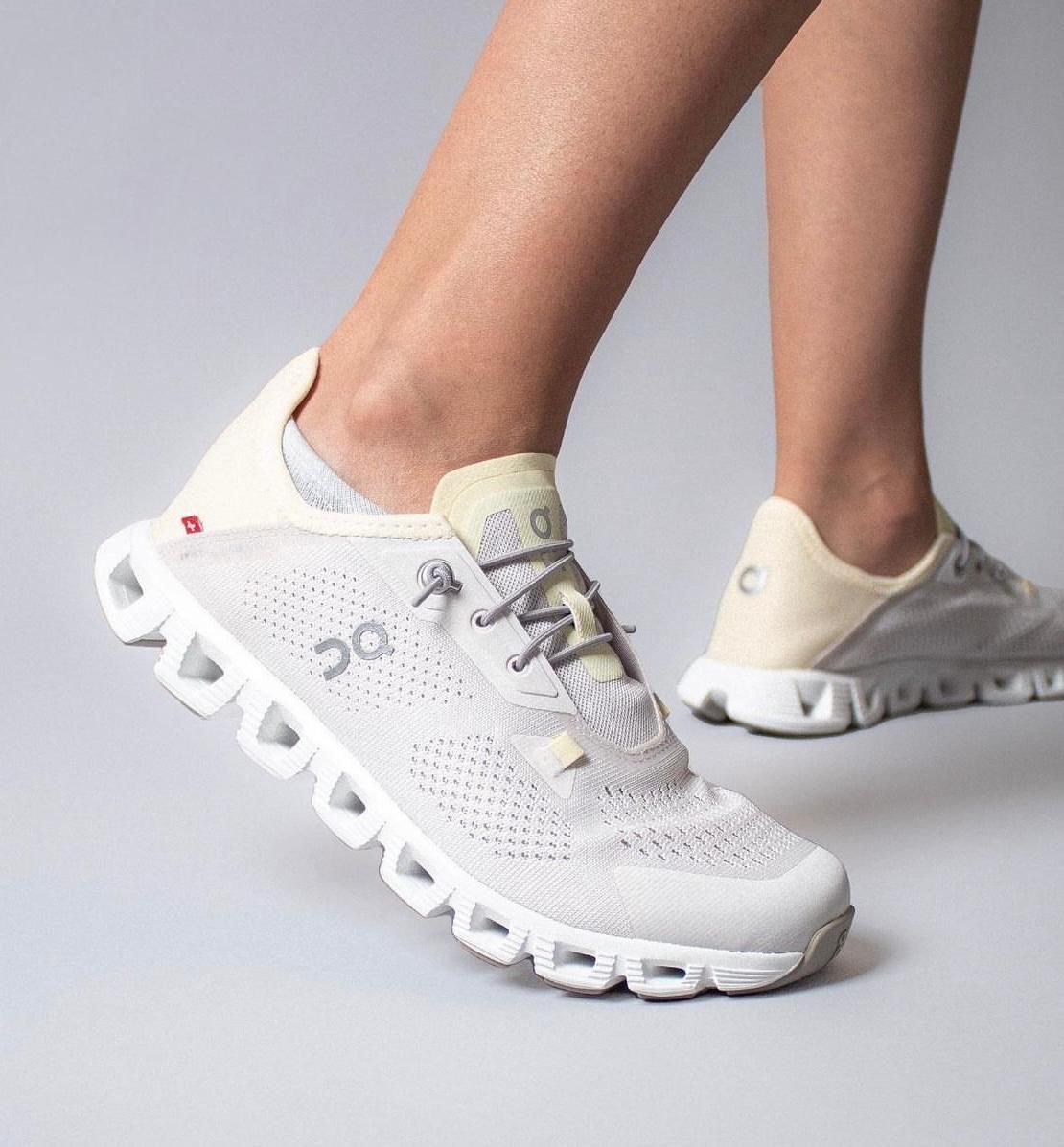 On Cloud 5 Coast Sand/Ray Lifestyle Sneakers product image 2, provided for visual reference and product detail review
