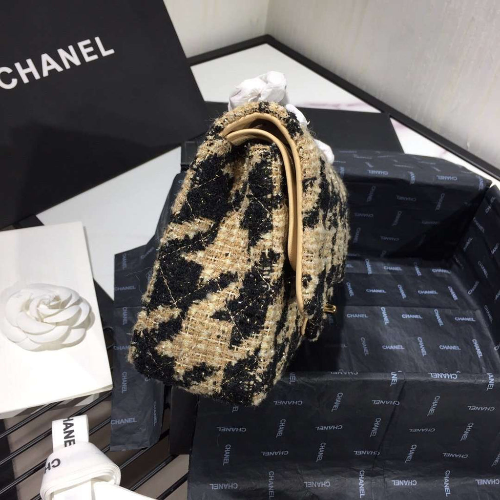 Chanel 19 Tweed Flap Bag Black and Beige product image 5, provided for visual reference and product detail review