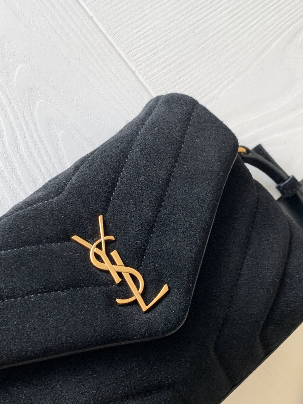 YSL Loulou 20 Black Velvet Shoulder Bag product image 6, provided for visual reference and product detail review