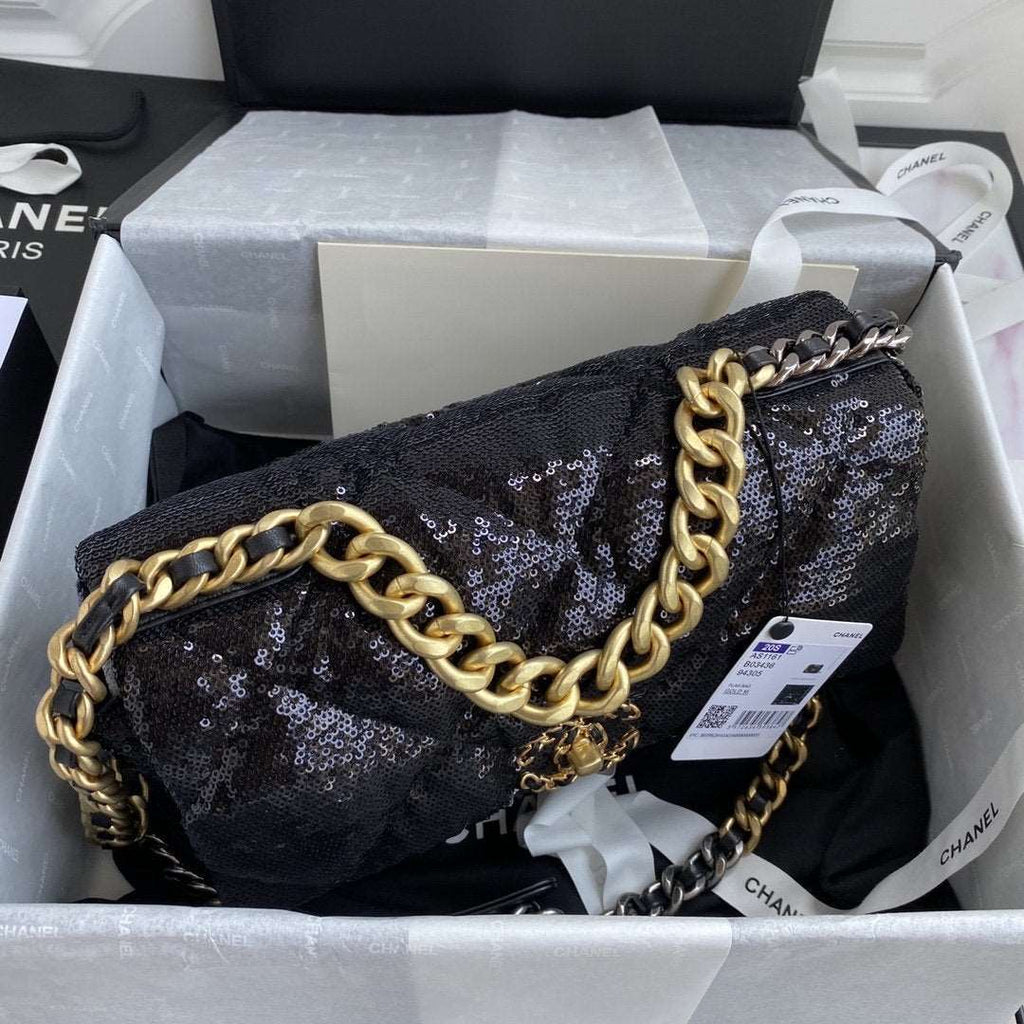 Chanel 19 Sequin Flap Bag Black product image 2, provided for visual reference and product detail review