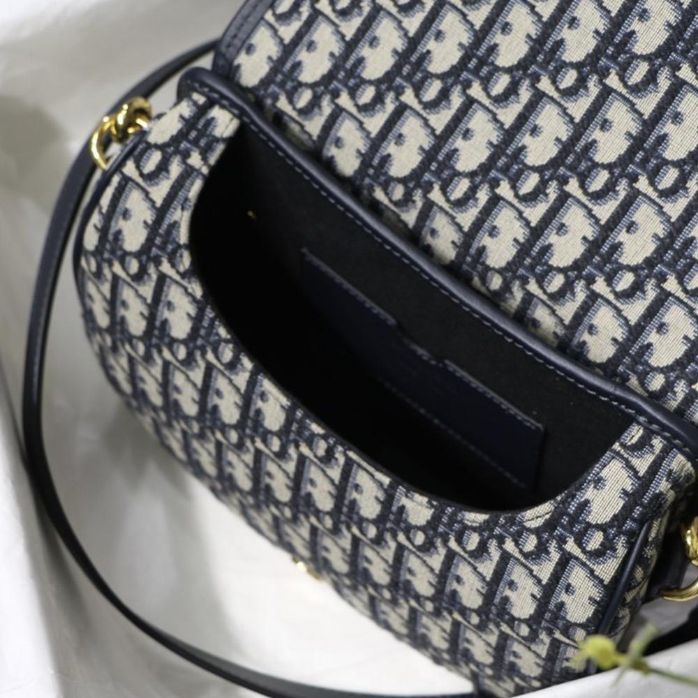 Medium Dior Bobby Bag product image 7, provided for visual reference and product detail review