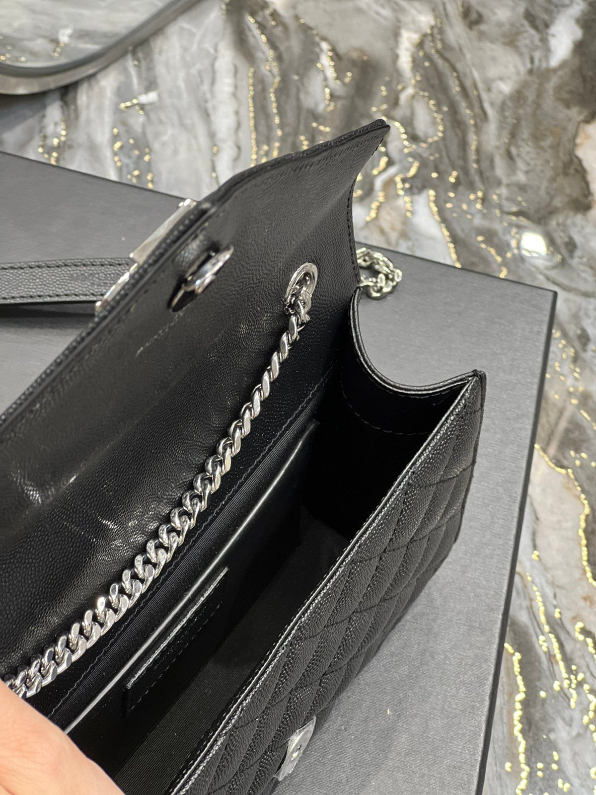 YSL Envelope Bag 21cm 526286 02 - Black product image 3, provided for visual reference and product detail review