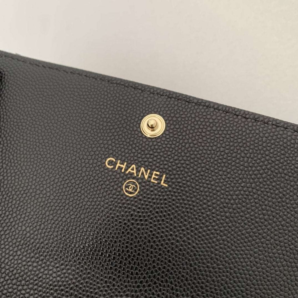 Chanel Caviar Quilted Gusset Flap Wallet product image 9, provided for visual reference and product detail review
