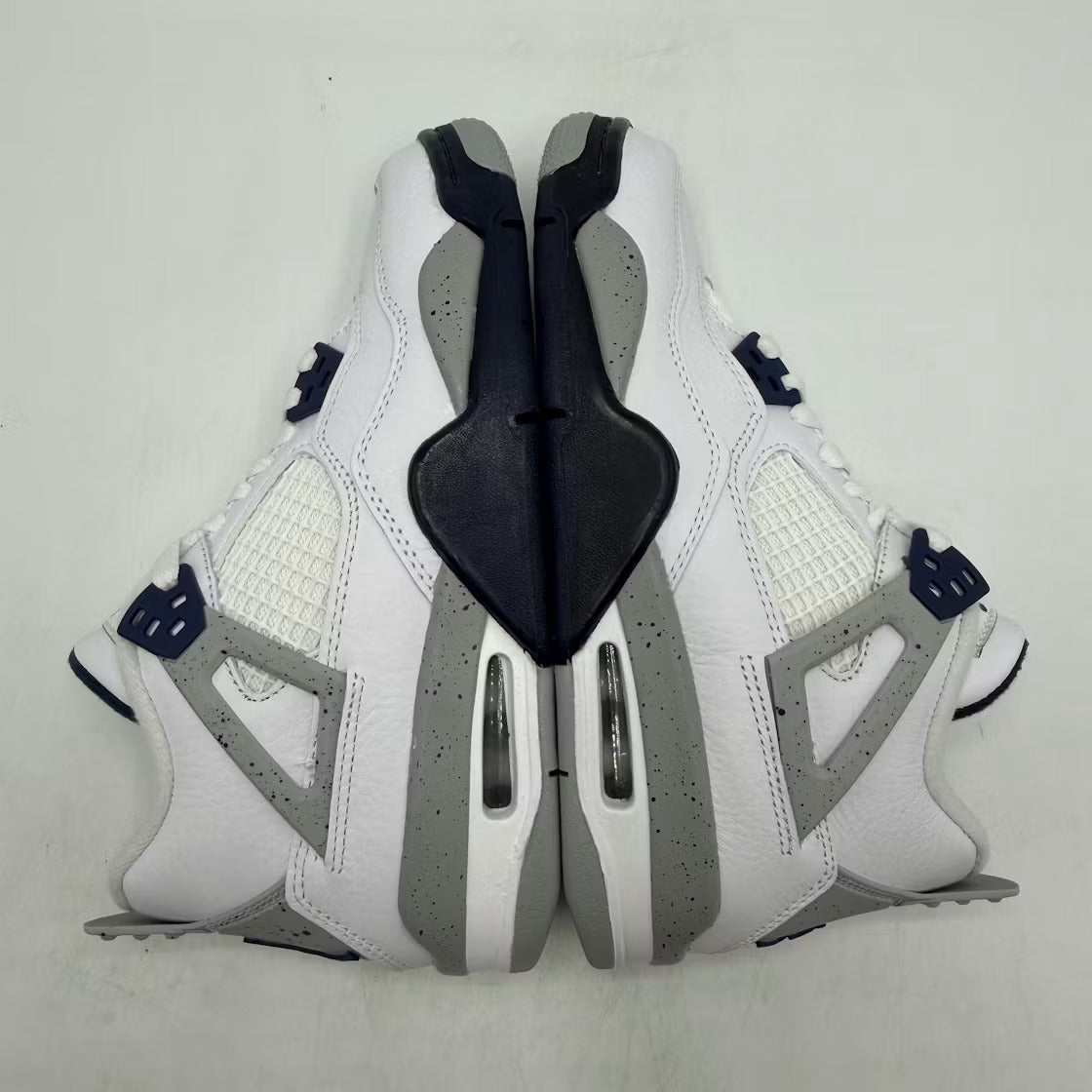 Air Jordan 4 Retro Midnight Navy (GS) product image 2, provided for visual reference and product detail review