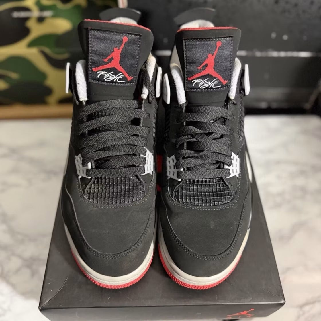 Air Jordan 4 Retro Bred (2019) product image 4, provided for visual reference and product detail review