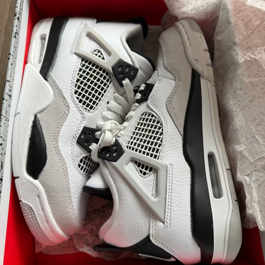 Air Jordan 4 Retro Military Black (GS) product image 2, provided for visual reference and product detail review