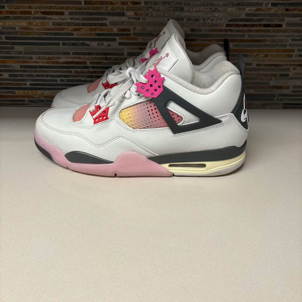 Air Jordan 4 Retro Comic product image 4, provided for visual reference and product detail review
