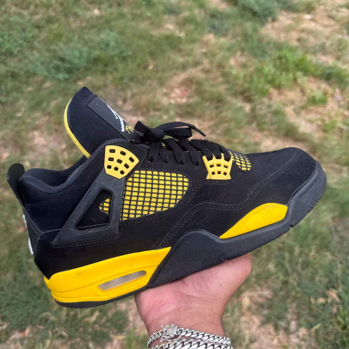 Air Jordan 4 Retro Thunder (2023) product image 3, provided for visual reference and product detail review