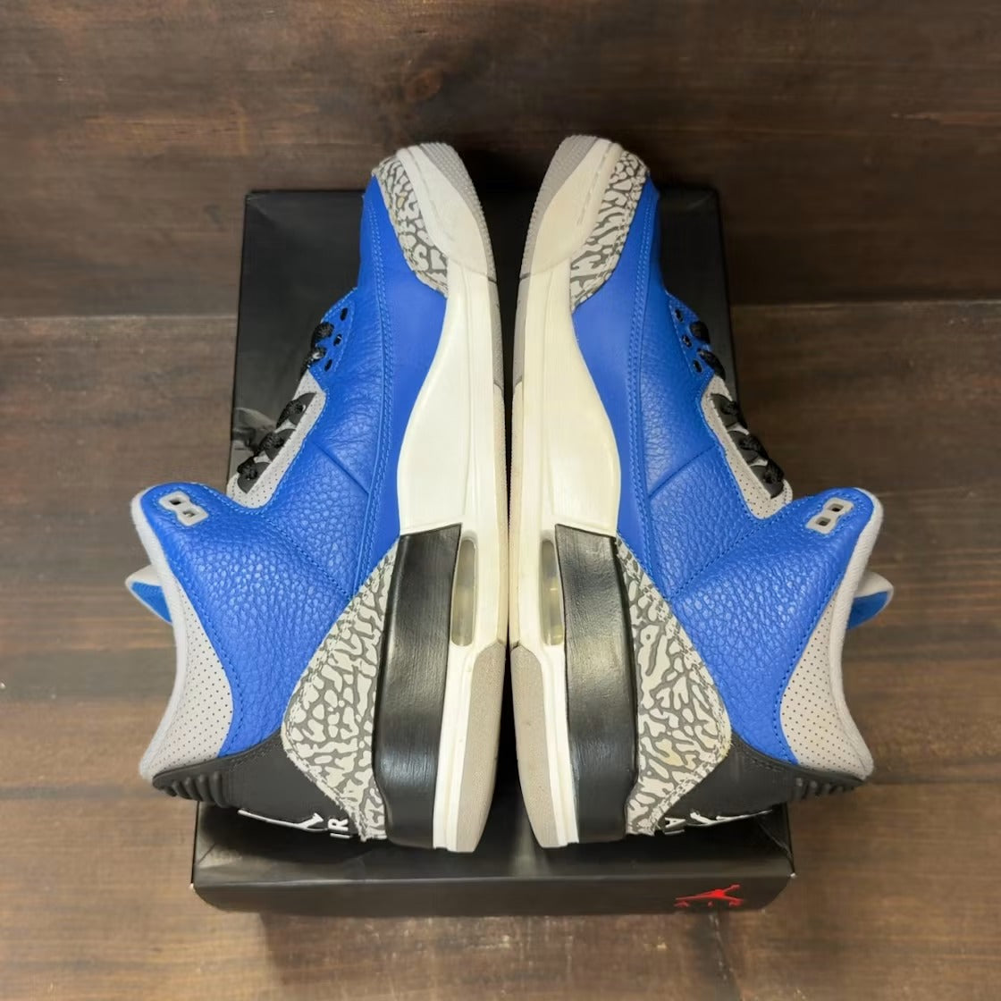Air Jordan 3 Retro Varsity Royal Cement product image 5, provided for visual reference and product detail review