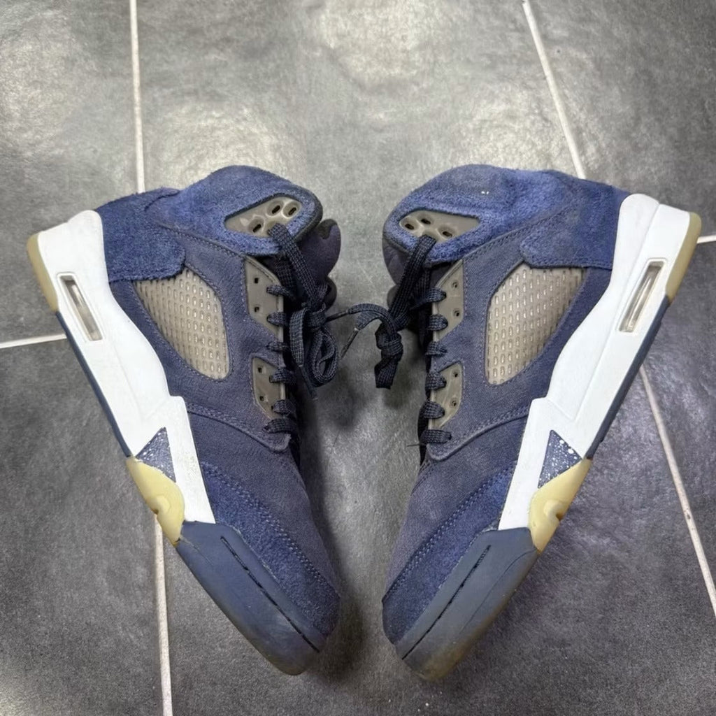 Air Jordan 5 Retro Midnight Navy product image 3, provided for visual reference and product detail review