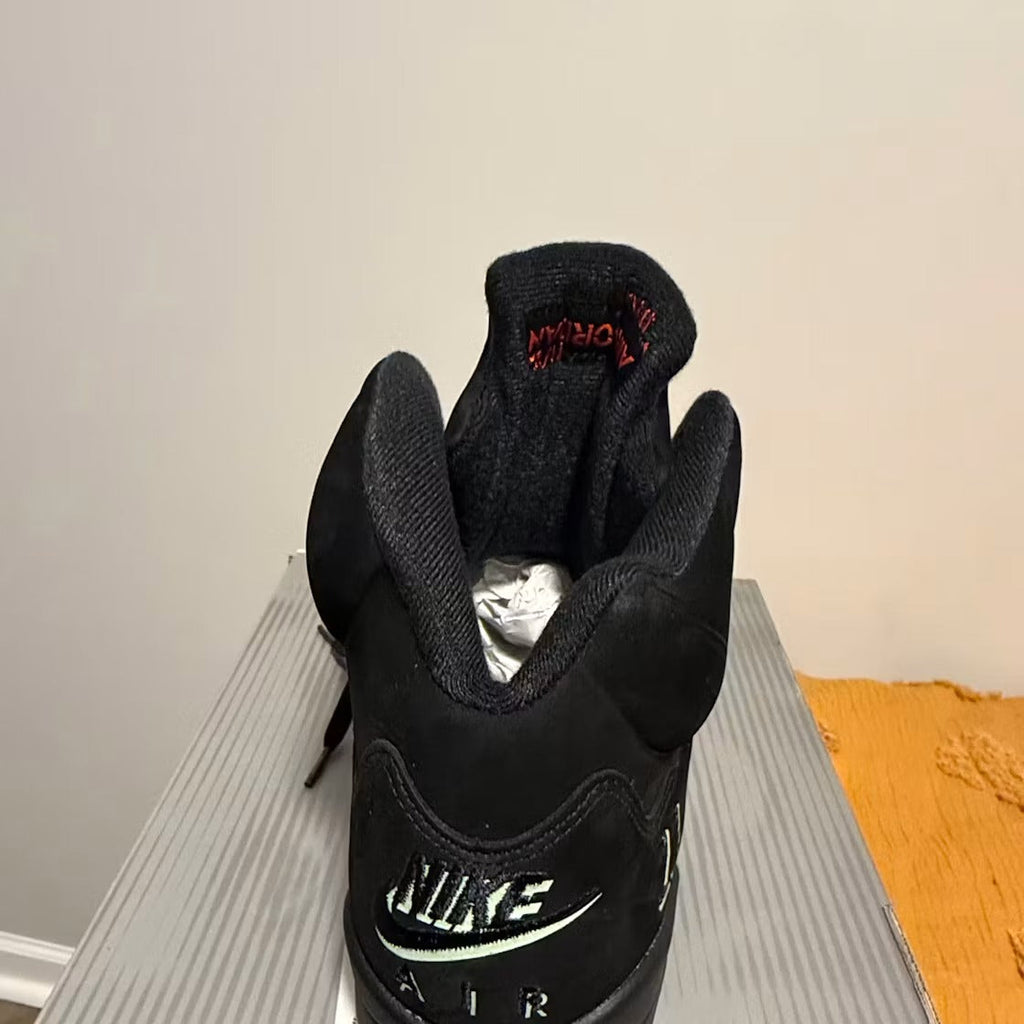 Air Jordan 5 Retro Halloween product image 4, provided for visual reference and product detail review