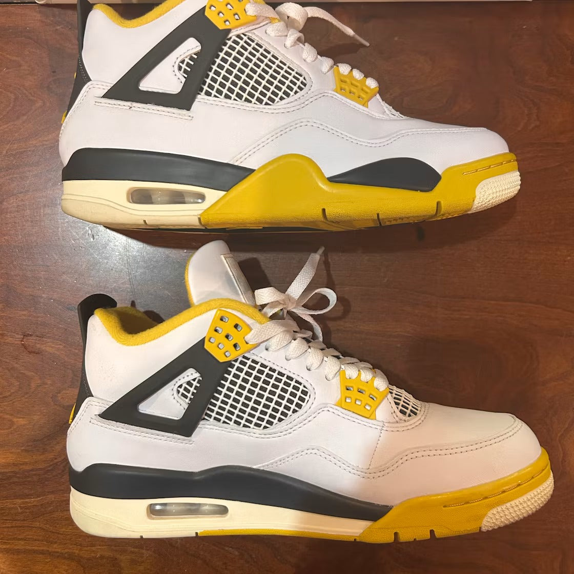 Air Jordan 4 Retro Vivid Sulfur (Women) product image 4, provided for visual reference and product detail review
